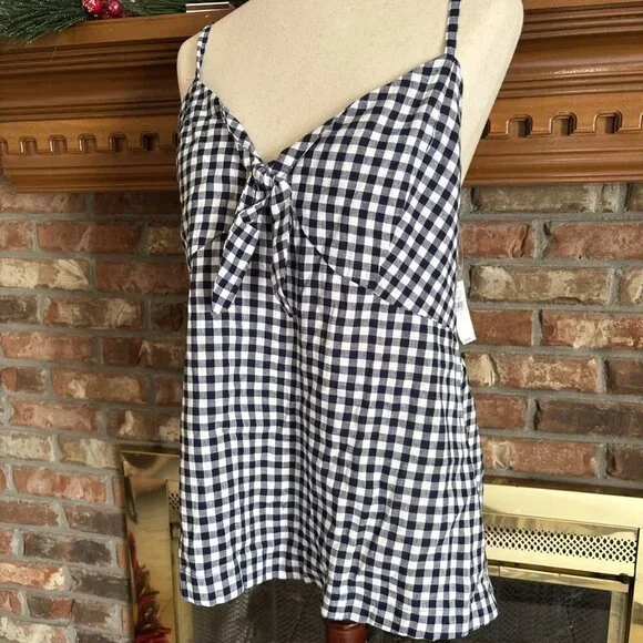 Old Navy Ladies Blue Gingham Summer Top Size Large NWT - Picture 2 of 8